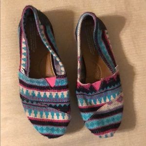 Tribal print toms